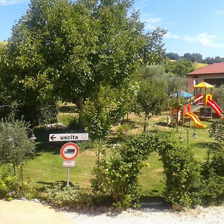 Agriturismo Le Vigne フェルモ エクステリア 写真