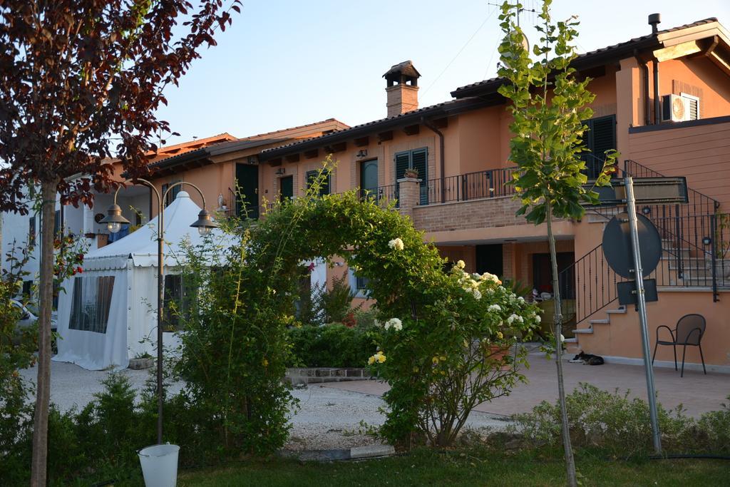 Agriturismo Le Vigne フェルモ エクステリア 写真