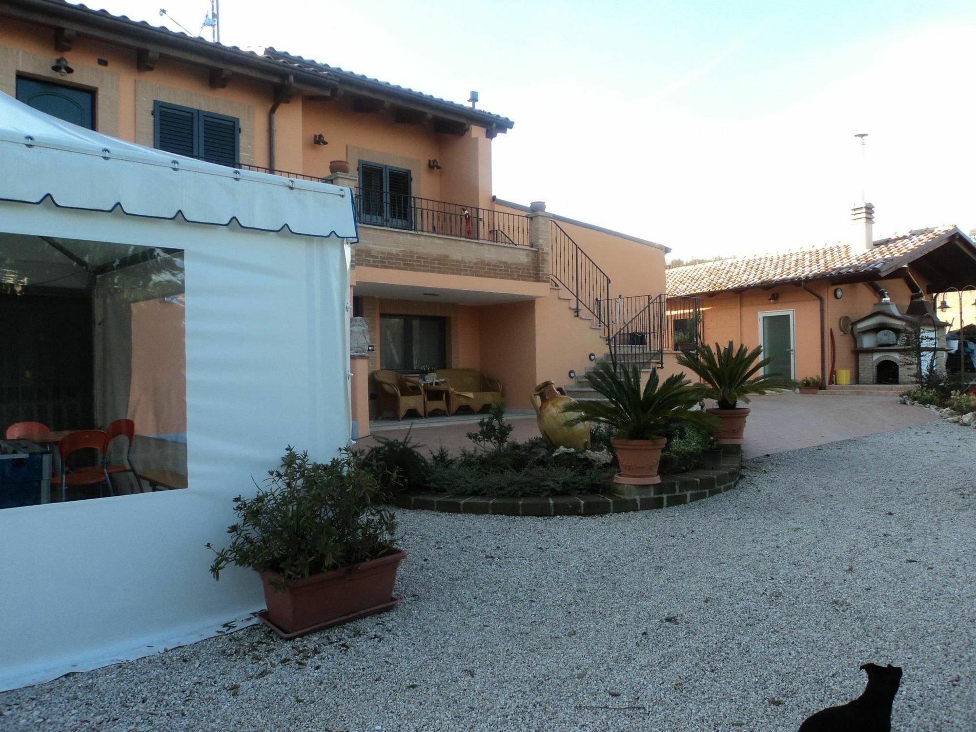 Agriturismo Le Vigne フェルモ エクステリア 写真